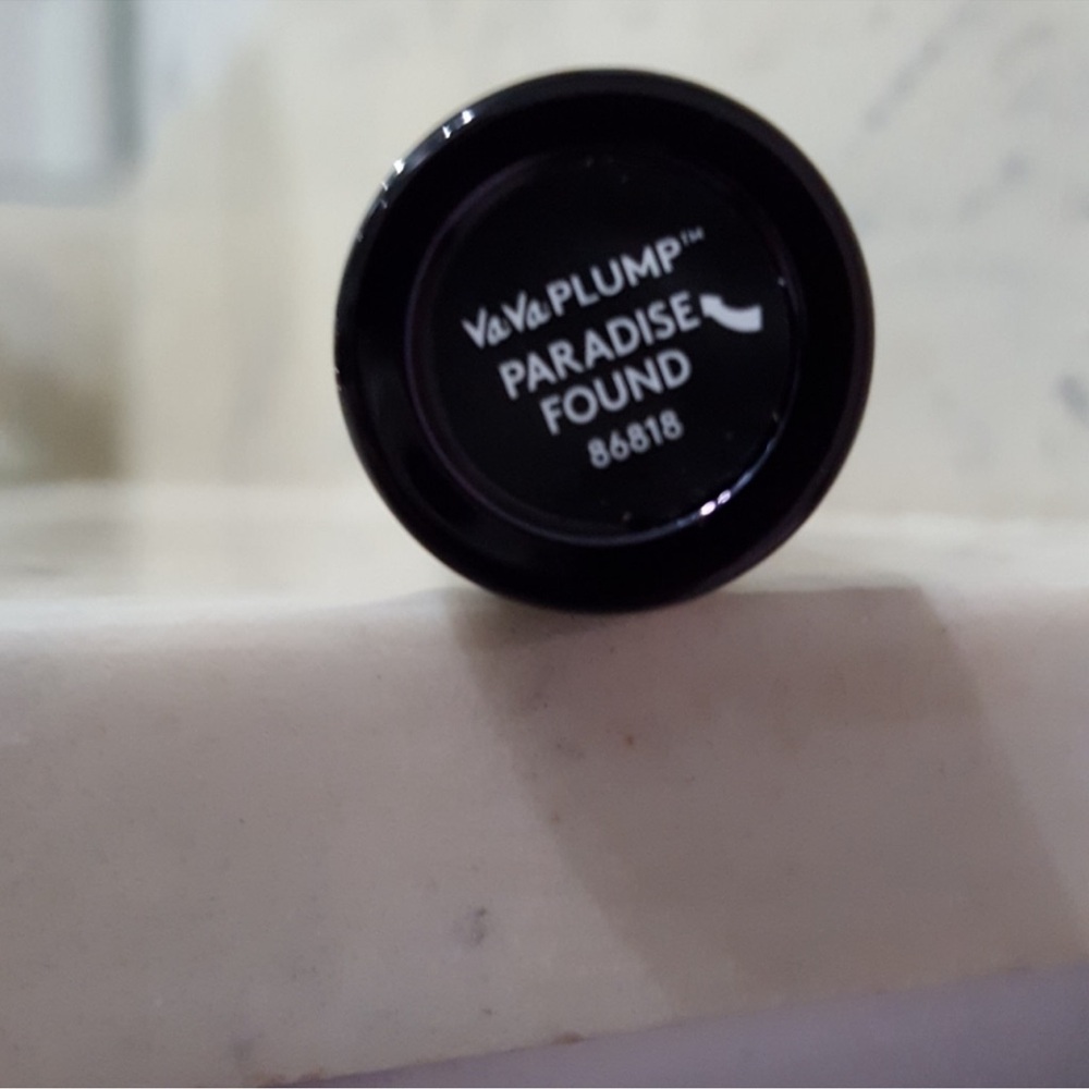 Buxom Paradise Found Lipstick - Vivid Red - Picture 3 of 4